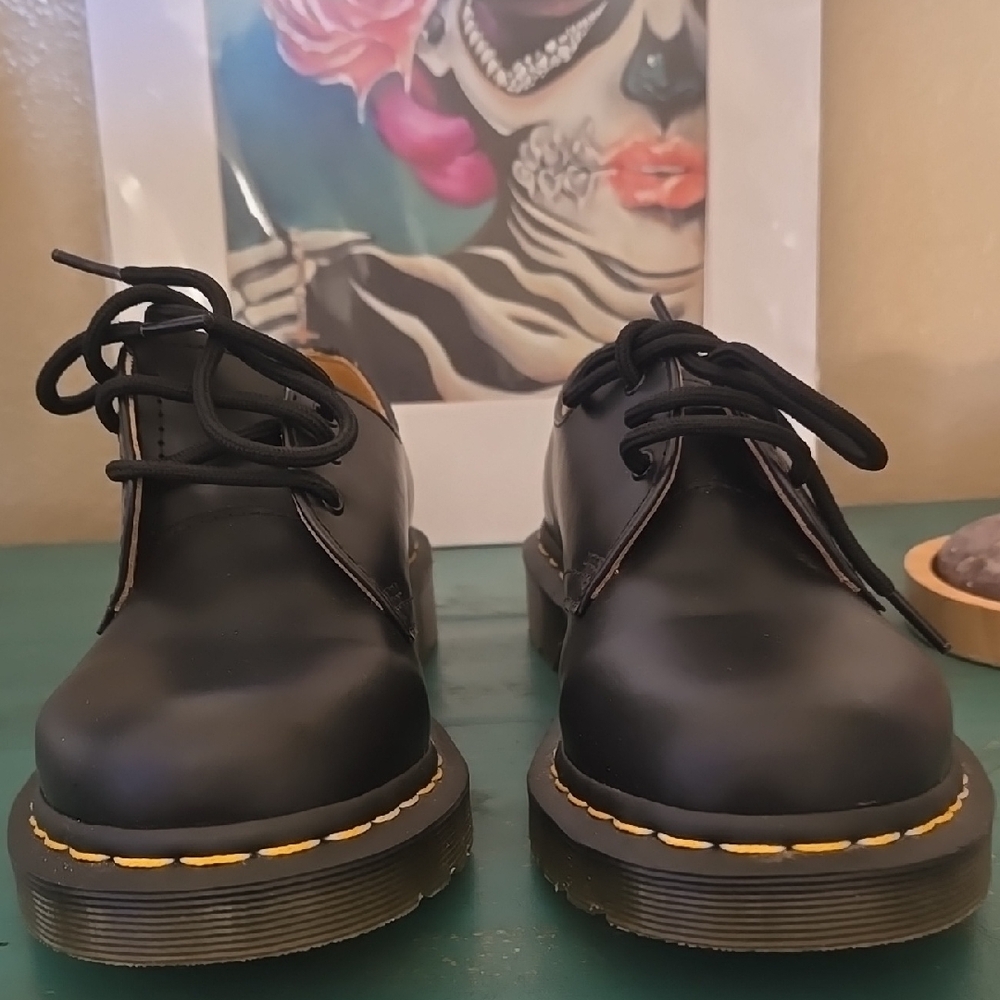 Black Leather Lace-Up Shoes